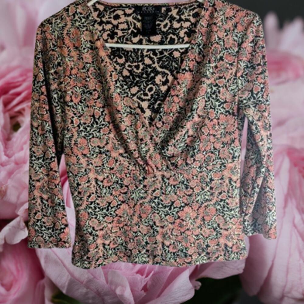 BCBG small 3/4 sleeve floral v neck polyester stretch woman's casual top.